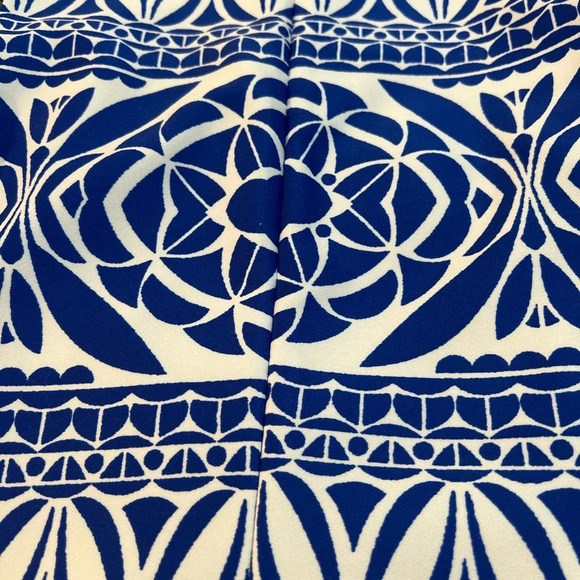 Just . . .Taylor Royal Blue and White Geometric Print Sleeveless Dress. Size 8. - Picture 8 of 13